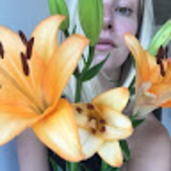 Meet your Posher, Caryn - Picture 1 of 1